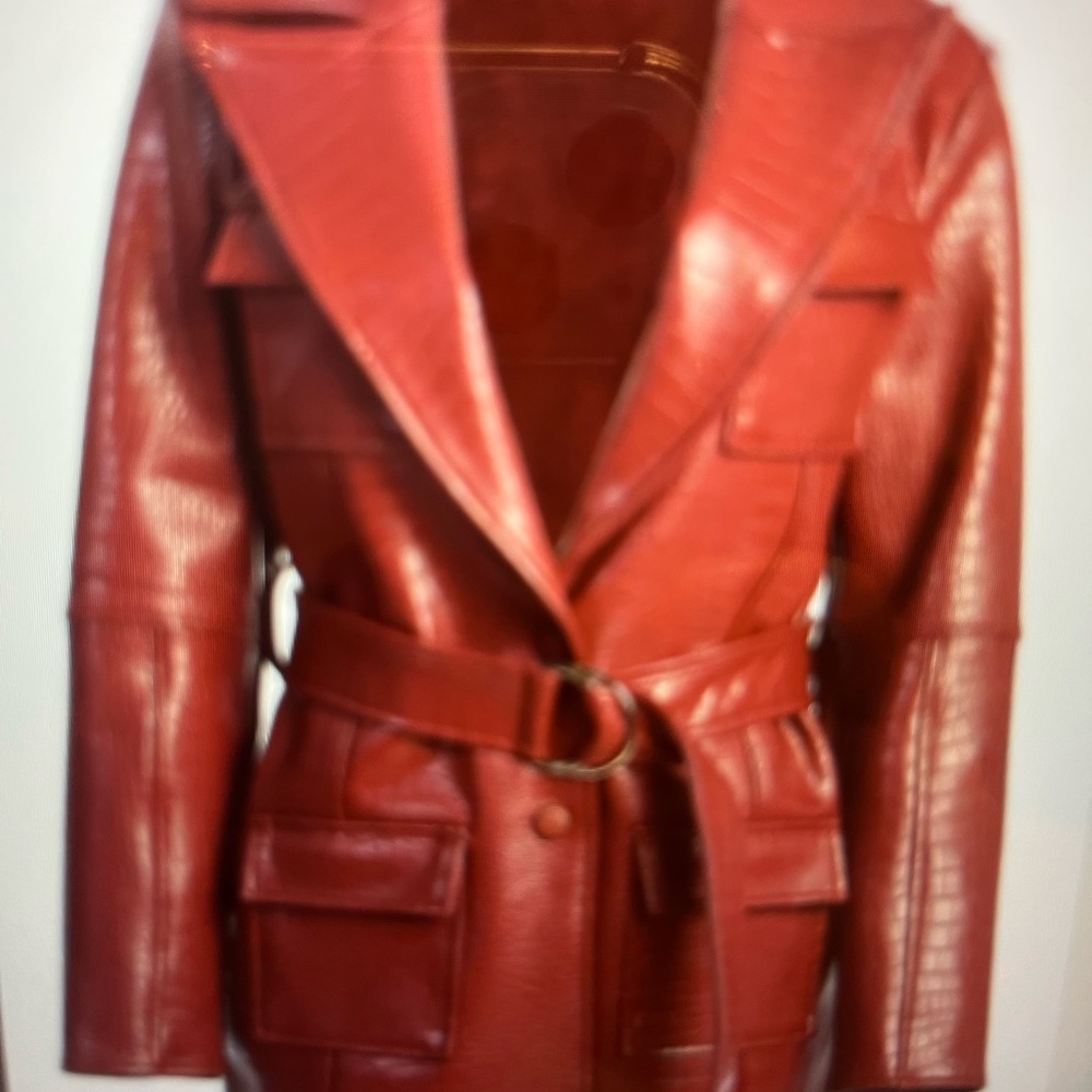 I bought this beautiful jacket! Bought it too big !